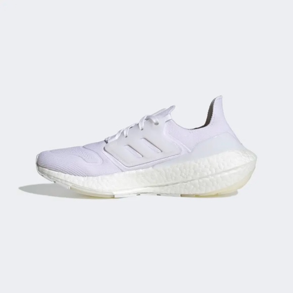 [NEW] Women's Adidas UltraBoost 22 Shoes GX5590 - Picture 6 of 8
